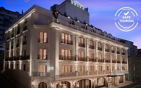 فندق لازوني